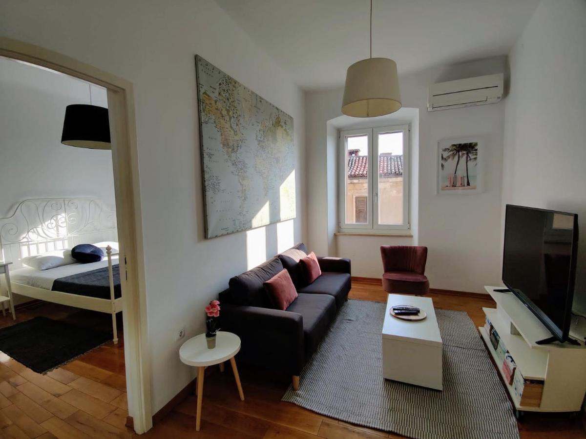 Sea View Flat In Central Pula Bagian luar foto